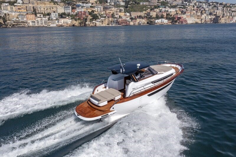 Mimi Libeccio 11 Cabin