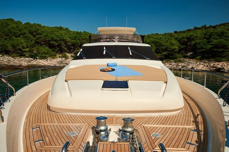 Ferretti 731