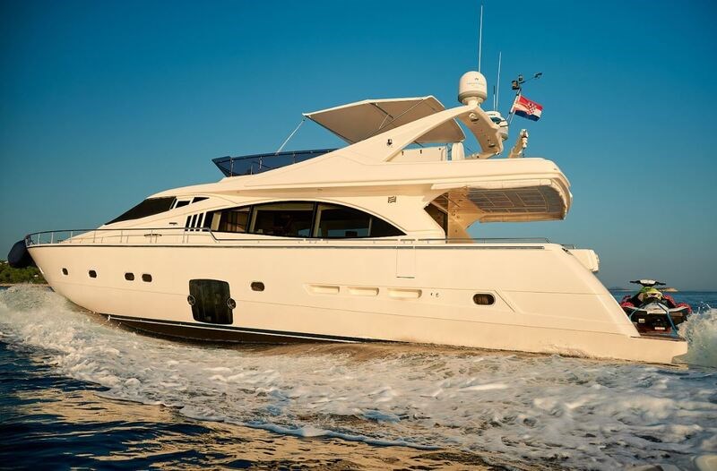 Ferretti 731