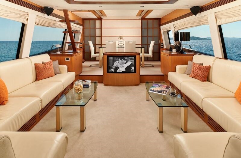 Ferretti 731