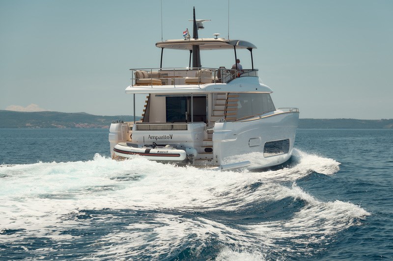 Azimut Magellano 66
