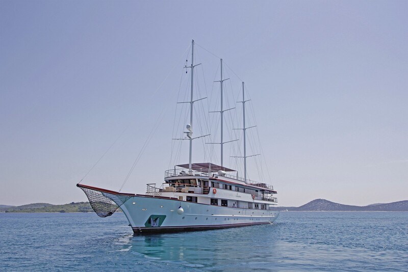 M/Y Voyage