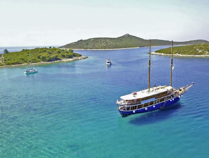 Motor-sailer Kruna Mora