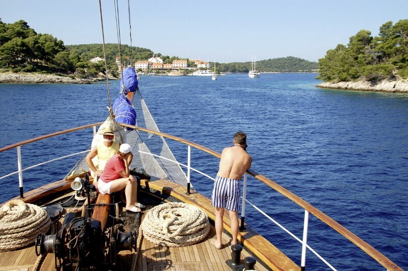 Motor-sailer Kruna Mora