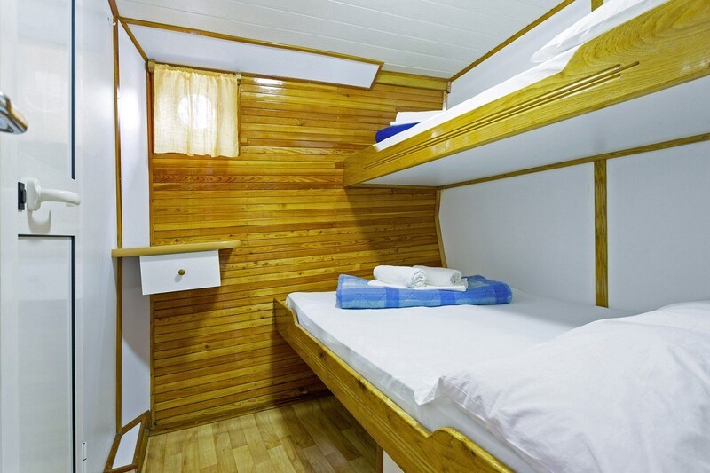 Motor-sailer Mirabela