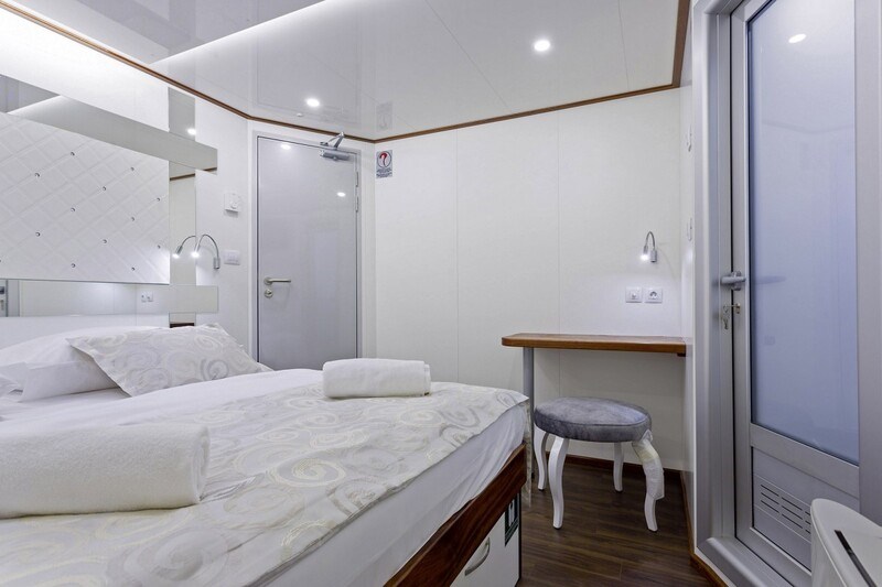 Mini cruiser Solaris