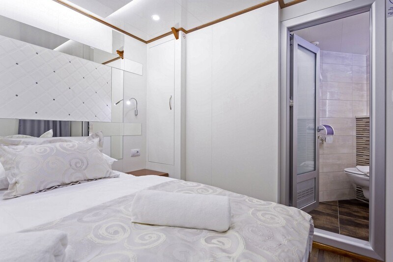 Mini cruiser Solaris