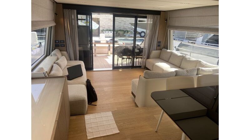 Ferretti 720