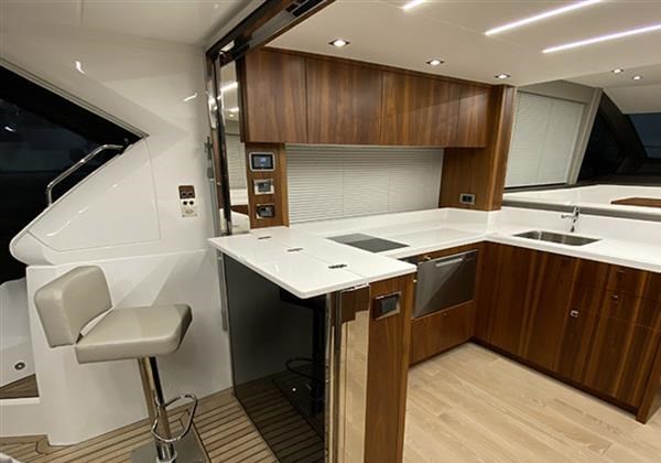 Sunseeker Manhattan 52