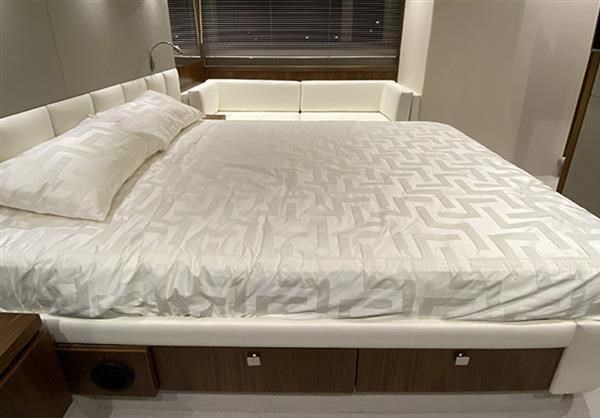 Sunseeker Manhattan 52