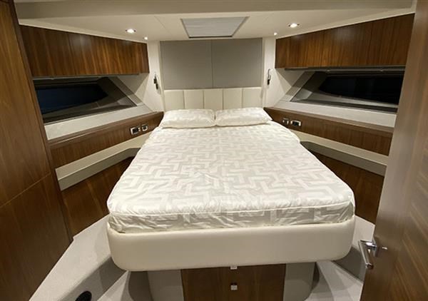 Sunseeker Manhattan 52