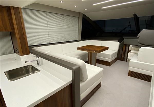 Sunseeker Manhattan 52