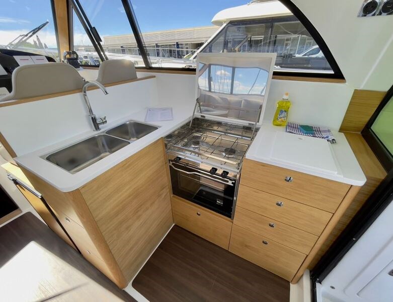 SAS - Vektor Adriana 44 Fly