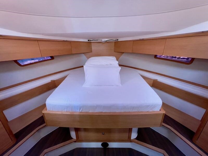 SAS - Vektor Adriana 44 Fly