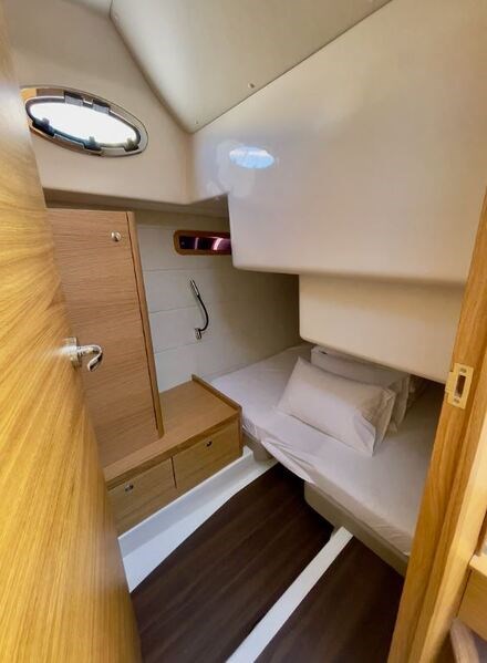 SAS - Vektor Adriana 44 Fly