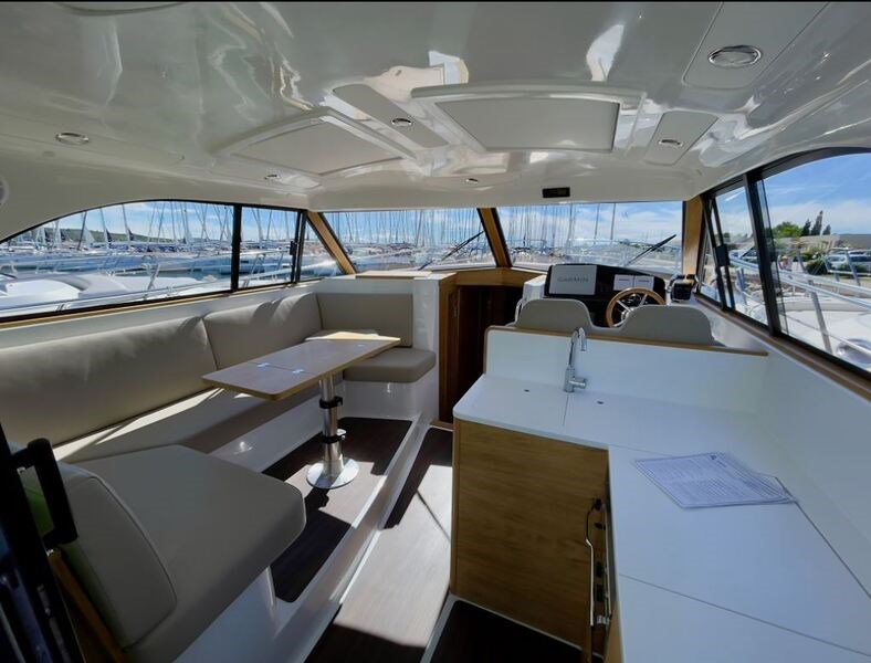 SAS - Vektor Adriana 44 Fly