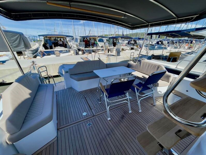 SAS - Vektor Adriana 44 Fly