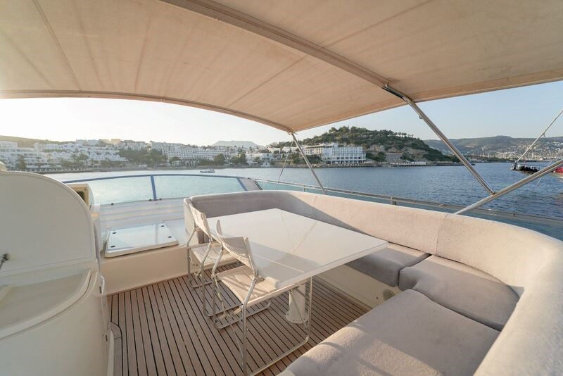 Ferretti 80