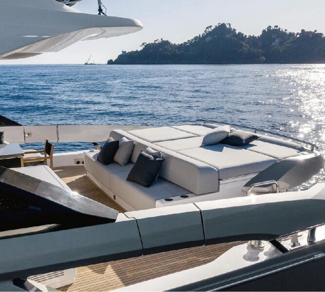 Azimut S8