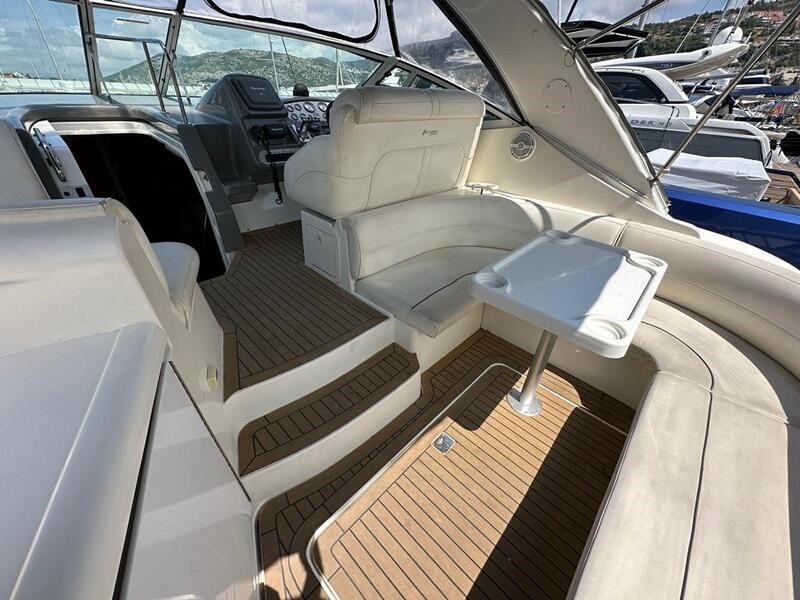 Cruiser Yacht 34 Express