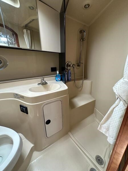 Cruiser Yacht 34 Express