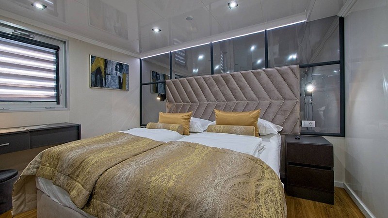 Mini cruiser Premier