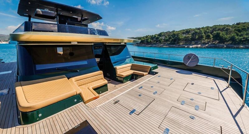 Moon Yacht 60 Power