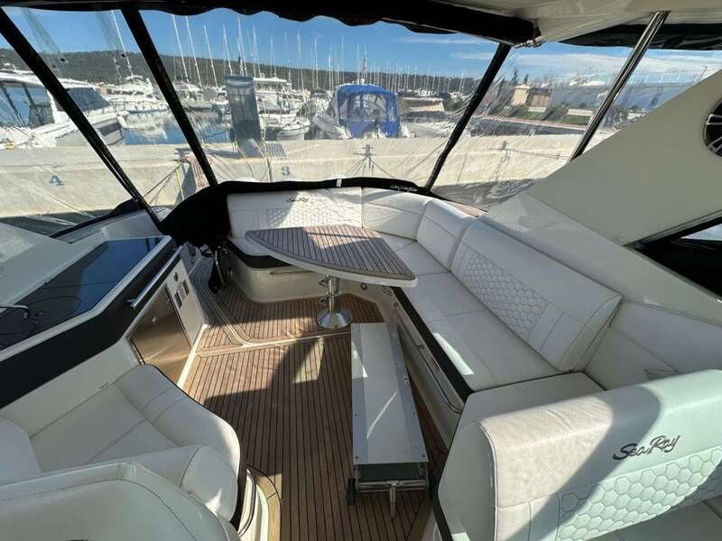 Sea Ray 320