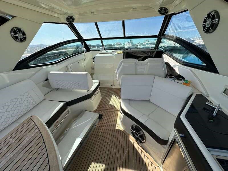 Sea Ray 320