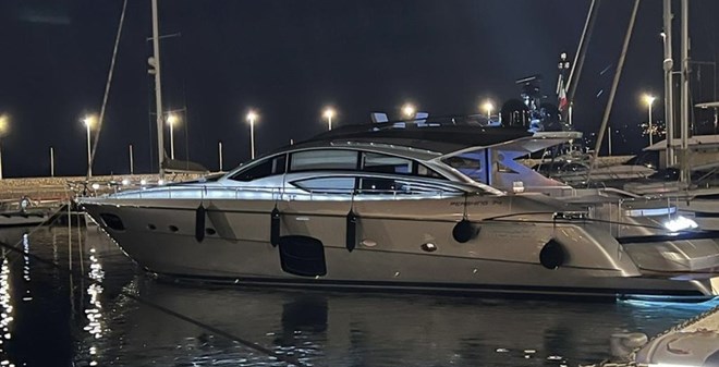 Pershing 74