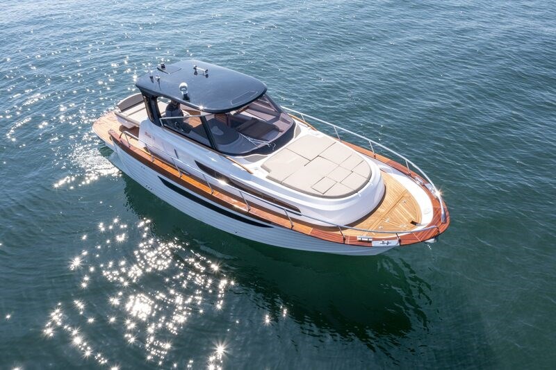 Mimi Libeccio 11 Cabin