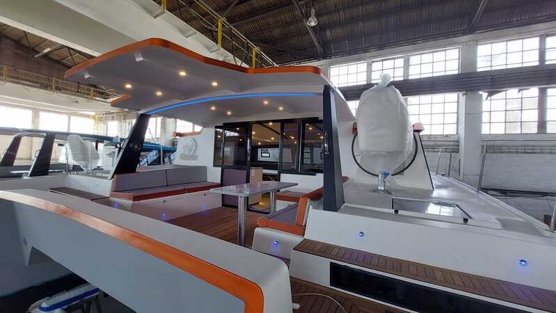 Luna 47 Power Orange