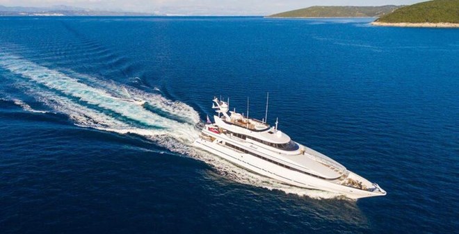 Play Video Heesen 40M