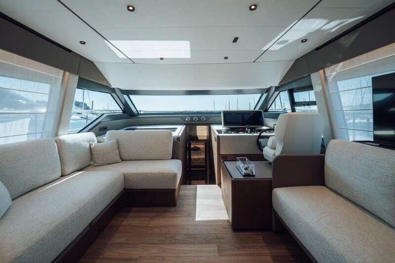 Ferretti 580