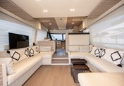 Ferretti Yacht 670