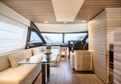 Ferretti Yacht 670