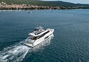 Ferretti Yacht 670