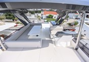 Ferretti Yacht 670