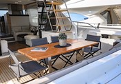 Ferretti Yacht 670