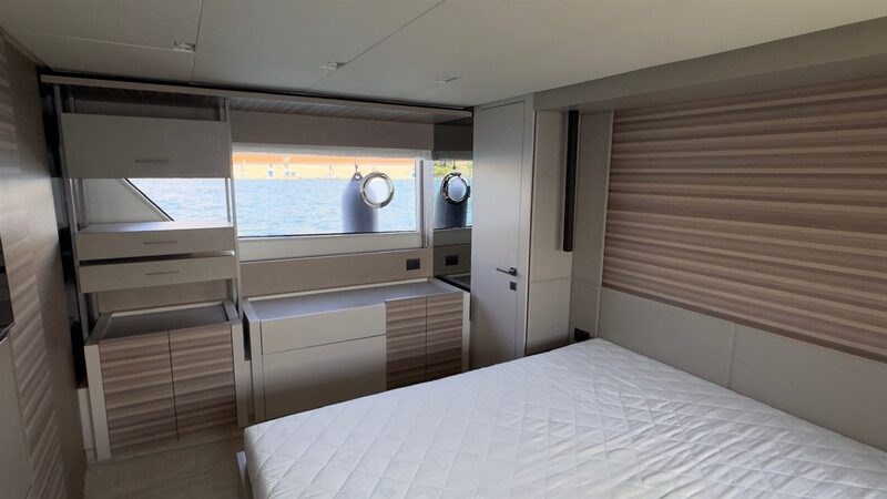 Ferretti 670