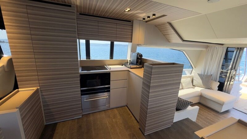 Ferretti 670