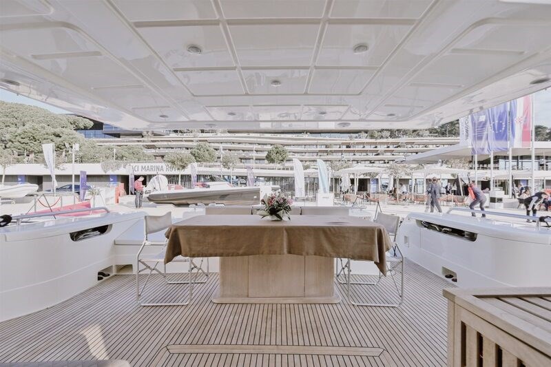 Ferretti 731 Yachts