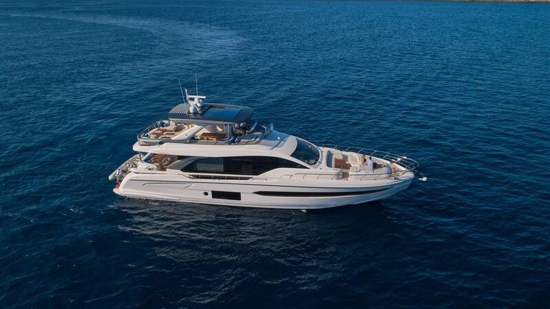 Azimut 78 Fly