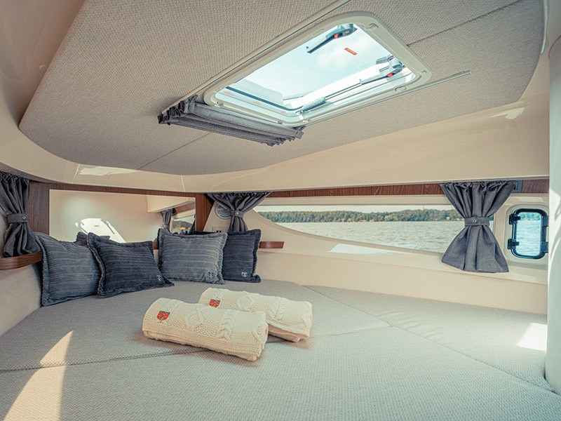 Marex 330