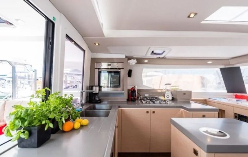 Fountaine Pajot 47