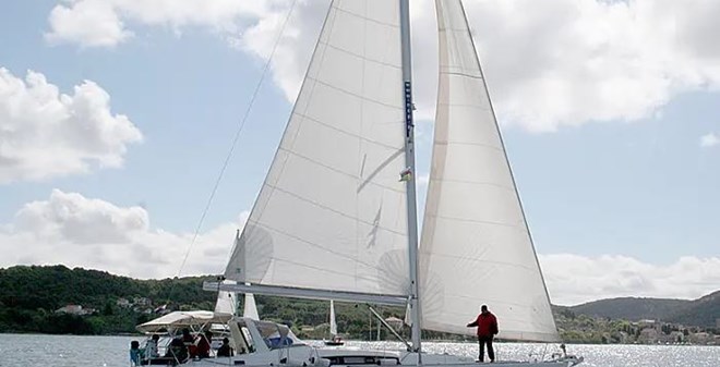 Play Video Beneteau Oceanis 50