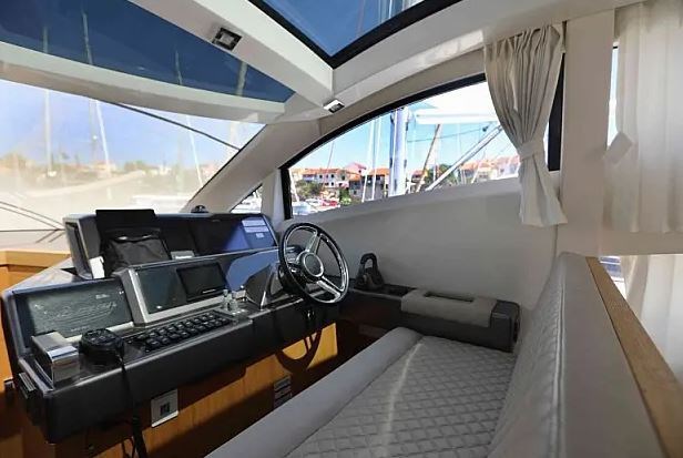 Galeon 430 Skydeck