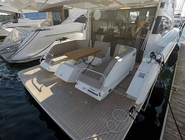 Galeon 430 Skydeck