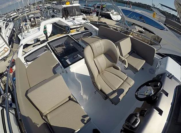 Galeon 430 Skydeck