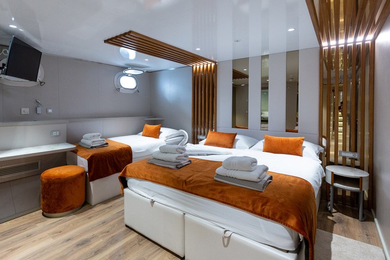 Mini cruiser Adriatic King